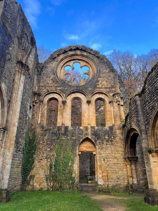 Ruinas de la antigua abadía